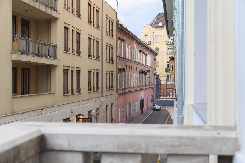 Mika Downtown Отель 3*