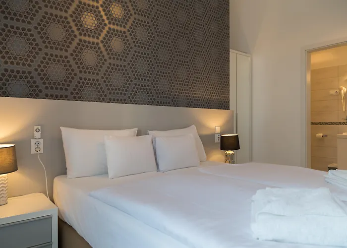 Hotel Mika Downtown